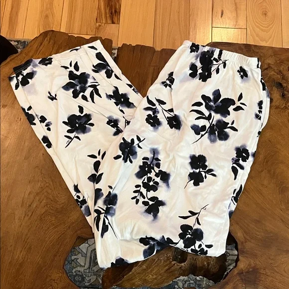 🔥Vera Wang Black & White Floral Pajama Set, Size Large Tall. 3-Piece Set 💃🏻 - Picture 3 of 14